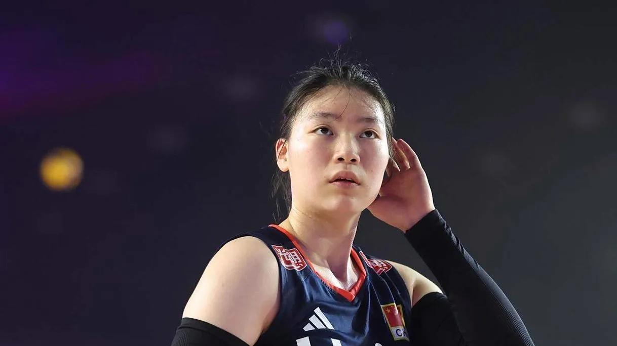 中国女排为啥能赢哥伦比亚？真相来了，跟运气、战术都没关系！替补奇兵唐欣这场打疯了