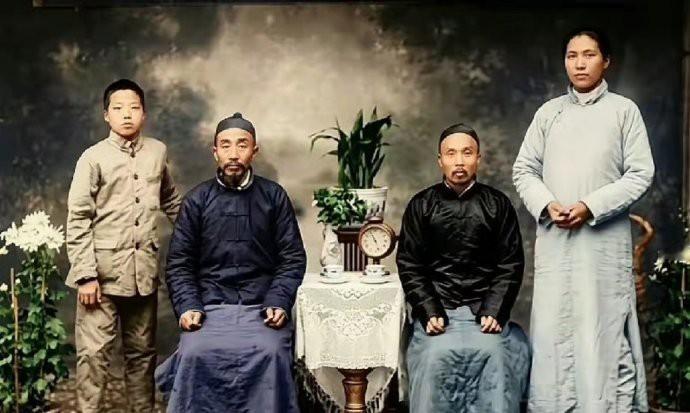 毛主席唯一的一次与父亲合影相片。​​​