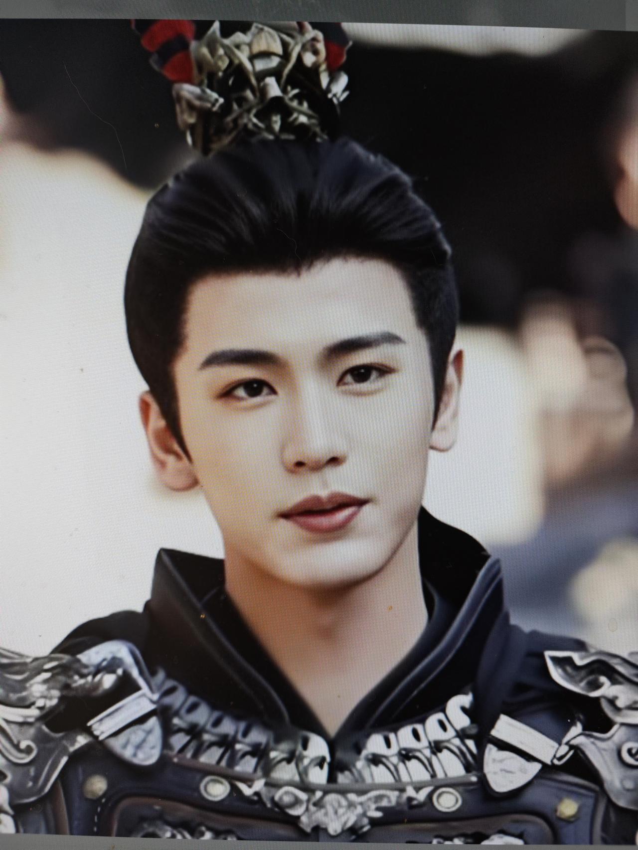 说说“粉底液将军”将军的形象本来就是各种各样的，没有一定的标准。不明白的是，