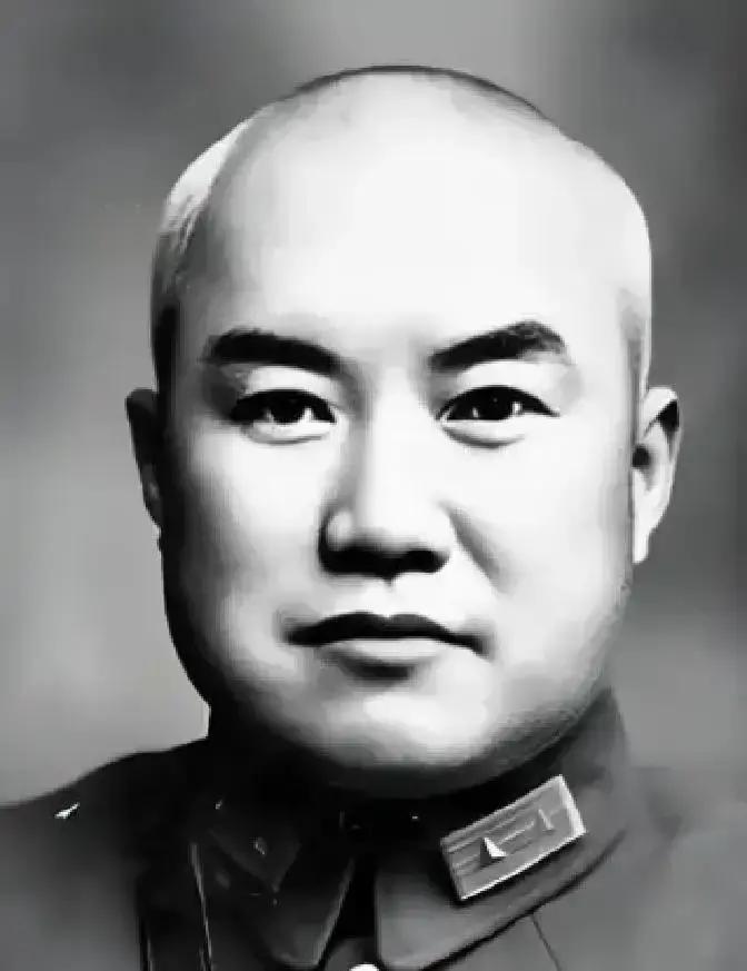 1948年，国民党中将周福成的女儿赶到沈阳劝父亲起义，没想到，周福成掏枪顶住女儿