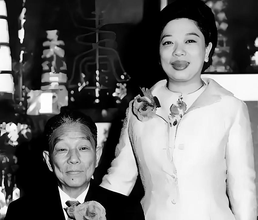 1974年，90岁的军阀杨森打着招保姆的旗号，把17岁新竹丫头张灵凤娶回家。