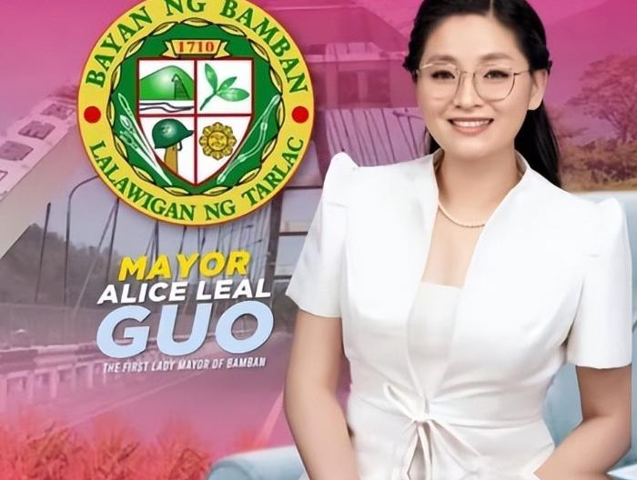 这个女人表面上是一个和蔼可亲的人民公仆，实际上，她居然是电诈头目！不知道有多少中