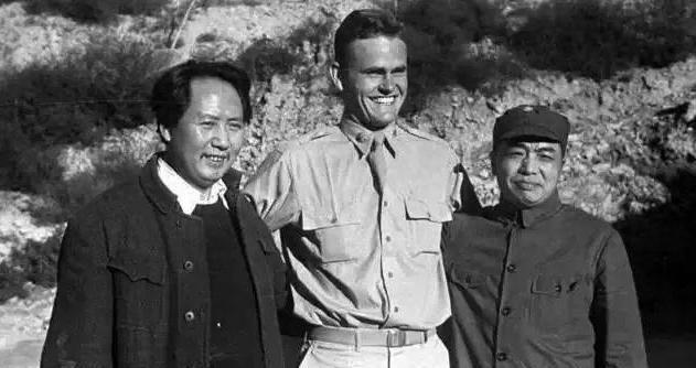 1964年毛泽东得知载涛境况窘迫，亲自致信章士钊给予人民币两千元资助，体现关怀之