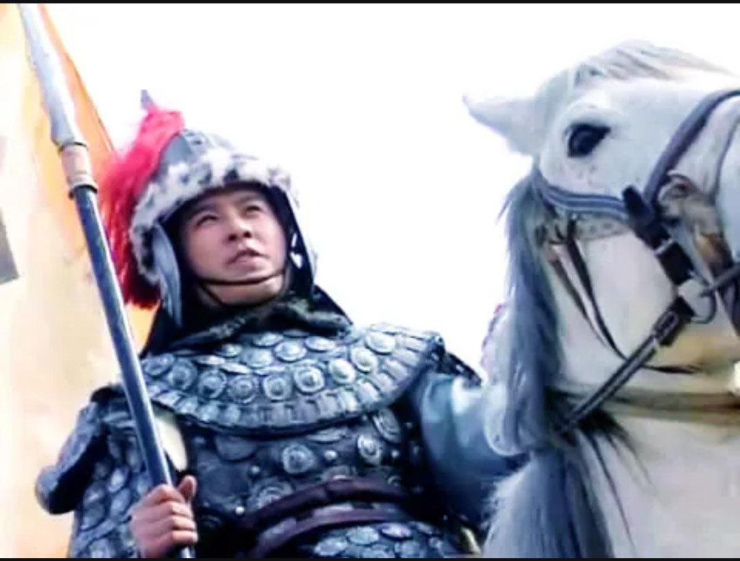 公元221年，刘备在成都称帝，马超为武将之首，诸葛亮为实际上的百官之首跟刘备