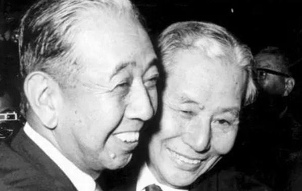 1987年，有记者在张群98岁生日宴会上问：“你追随蒋介石最久，和他关系也最密切