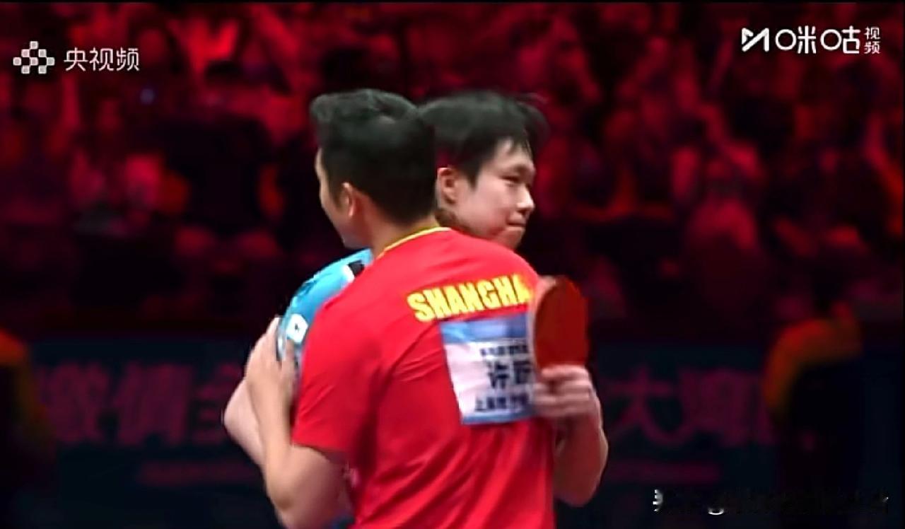 不得不说全运会男团结束，让人看得最舒服的还是龙蟒头的画面。尤其是许昕和王楚钦