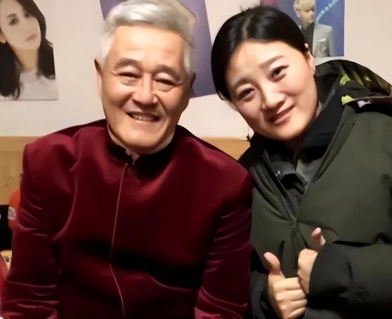 一次，赵本山将23岁的葛珊珊叫到面前说：反正你长得也不漂亮，索性就牺牲形象，你的