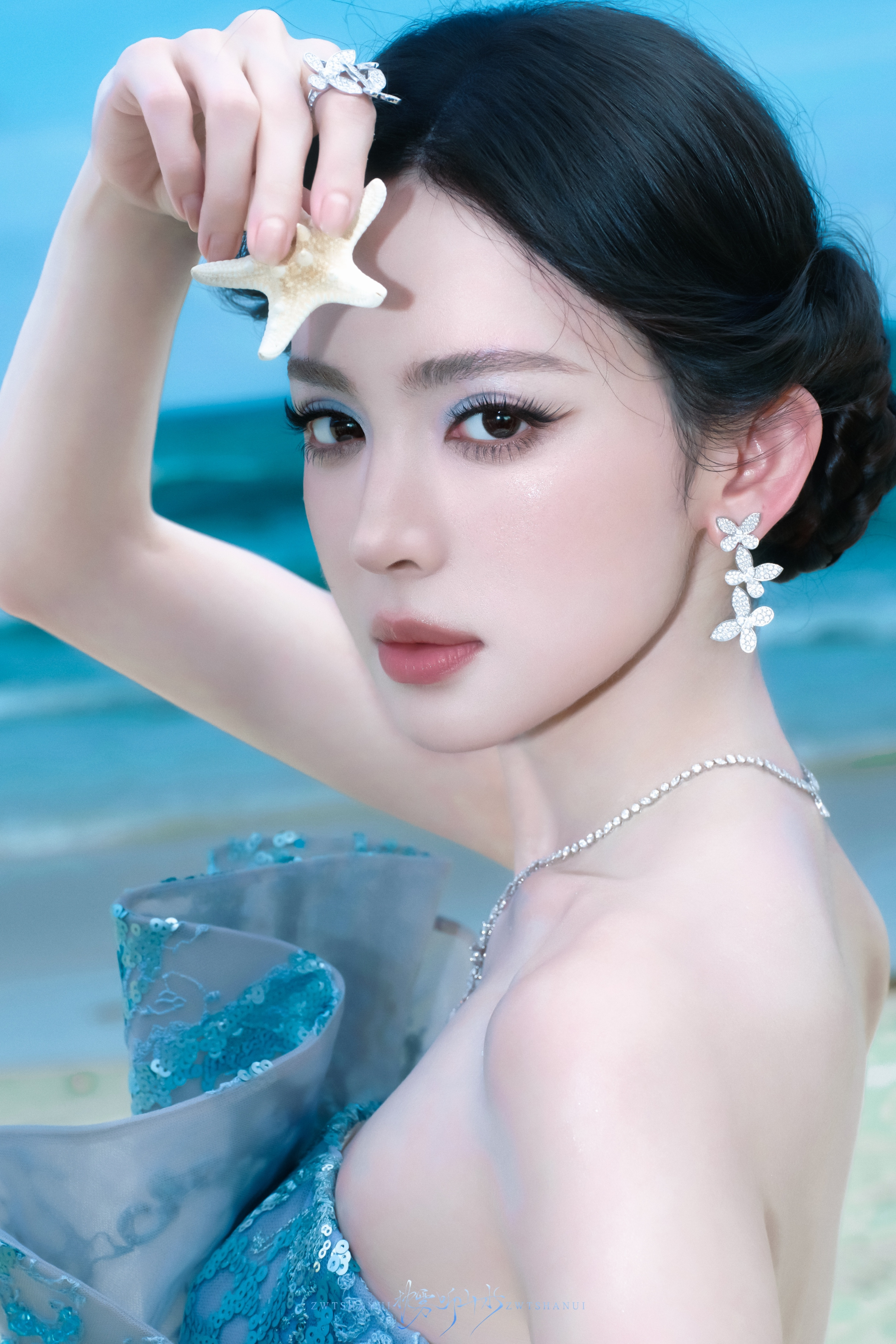 娜扎好震撼的腿娜扎·粉色沙滩超话创作官超带感闪光图鉴