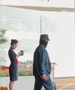 国乒大头王楚钦被路人偶遇去大理散心啦！10月8号，有网友拍到他和爸妈还有弟弟王晨