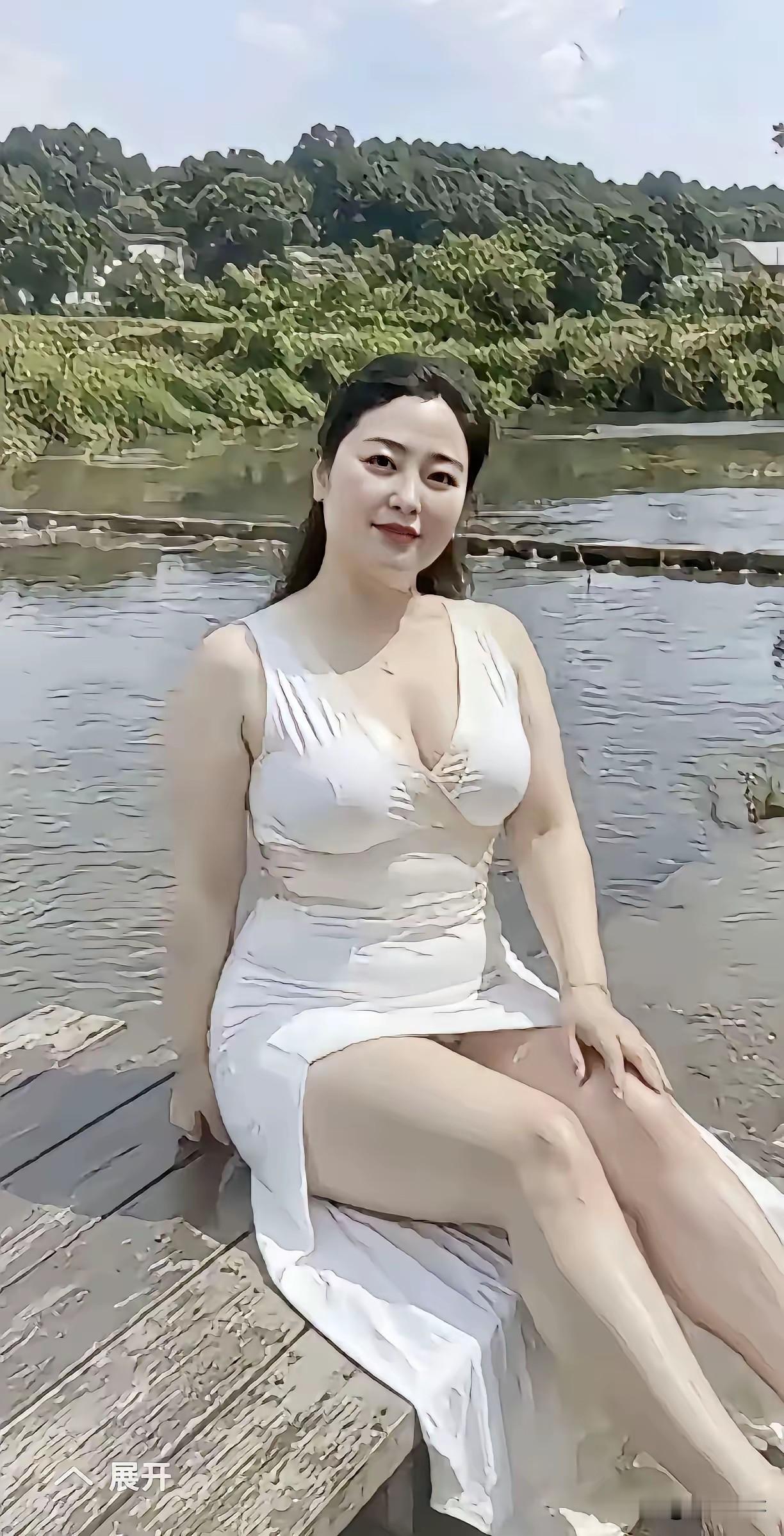 清醒的女人，应该是不会选择大叔的。很多人觉得大叔稳重成熟，会疼人，处理各项事情都