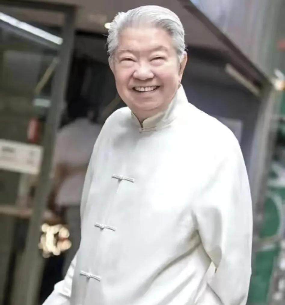 蔡澜这十句金句，尤其是最后一句，太清醒了:1.人生就像一碗云吞面，汤头太浓会