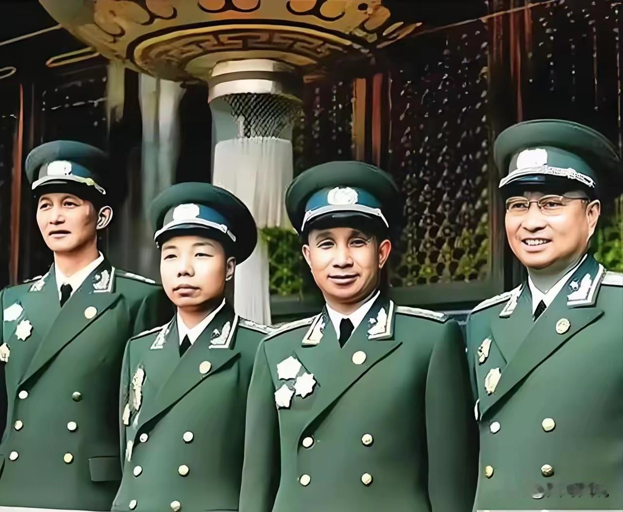 两名开国大将和两名开国上将的珍贵合影，他们在革命时期就建立了深厚的友谊，那个时候