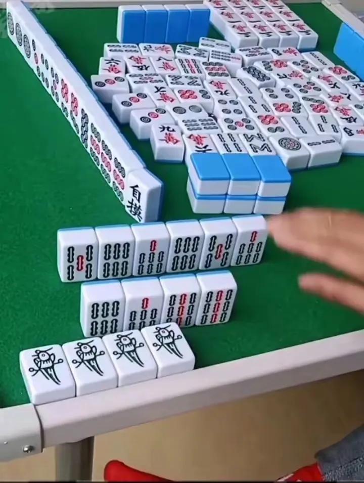 问了一千人，都说这牌不能胡，要是能胡，我吃了它放个牌单张牌