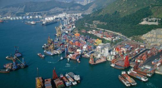 很多人没想到，沉寂多年的香港今年突然经济提速，2026年上半年GDP增速5.1%