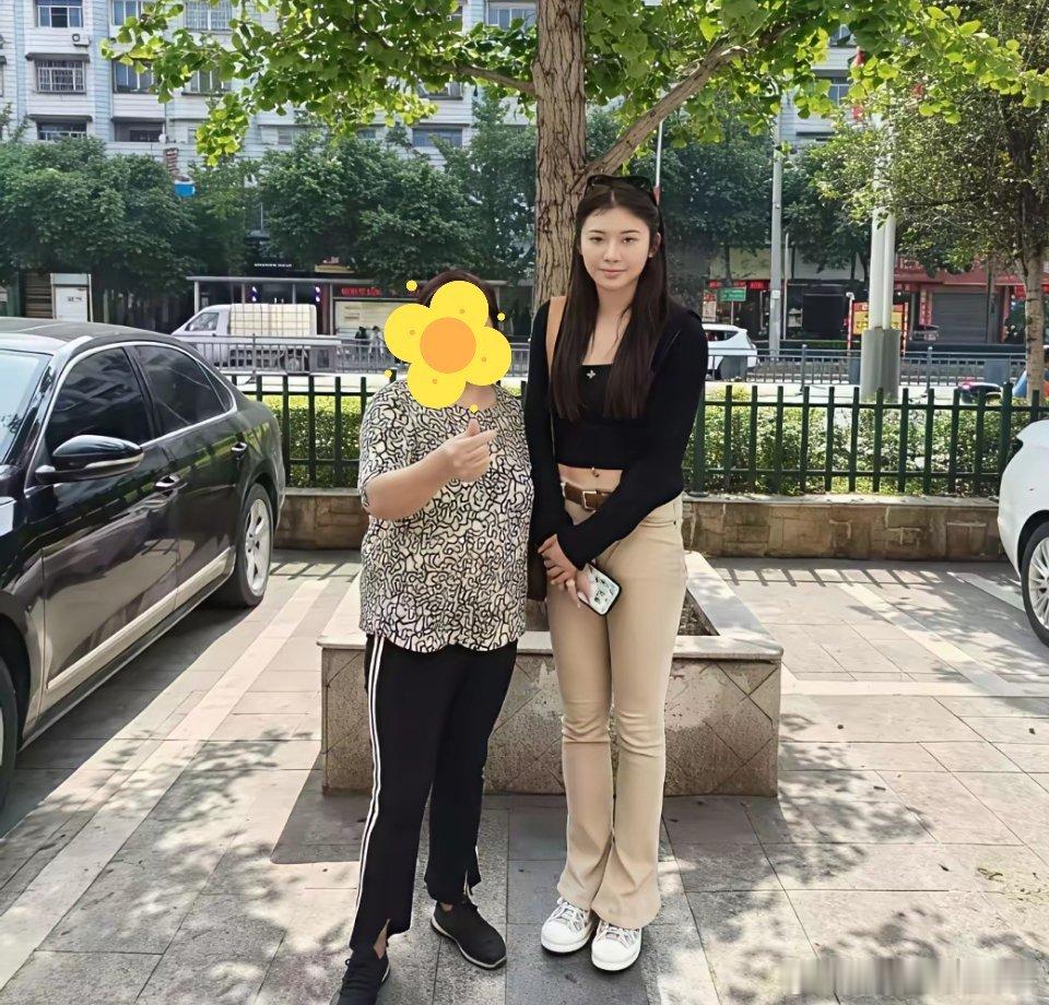 吴艳妮这配置也太绝了！高个子+大长腿+小脸蛋，颜值直接在体育圈断层领先，果然老天