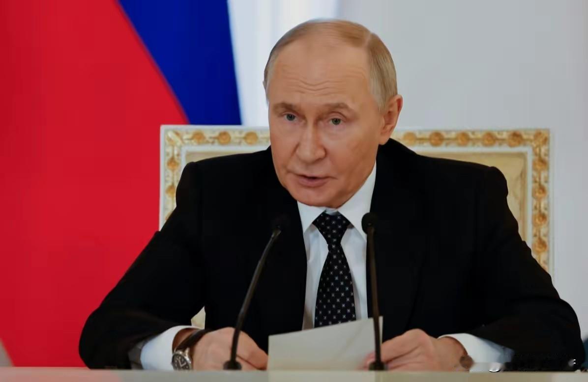 俄媒这一巴掌，打得不重，却打得极准。很多人总爱把“顾全大局”“保持克制”挂在嘴