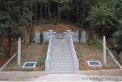 昨晚和从事殡葬行业的老同学聚餐，他透露了一个重要消息：丧葬新规落地后，殡葬行业的