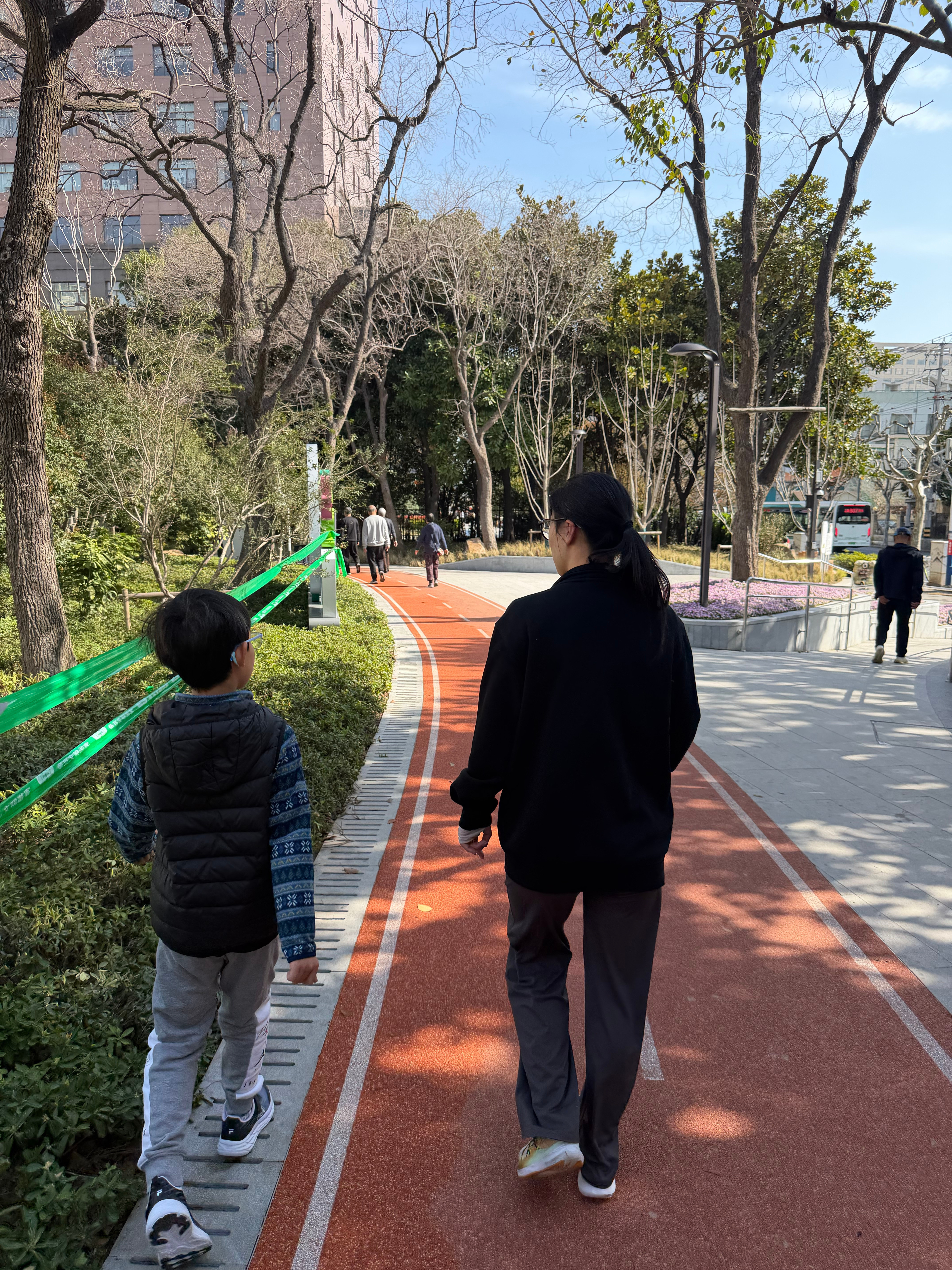 请的教练带跑步，结果这场就我们一个人