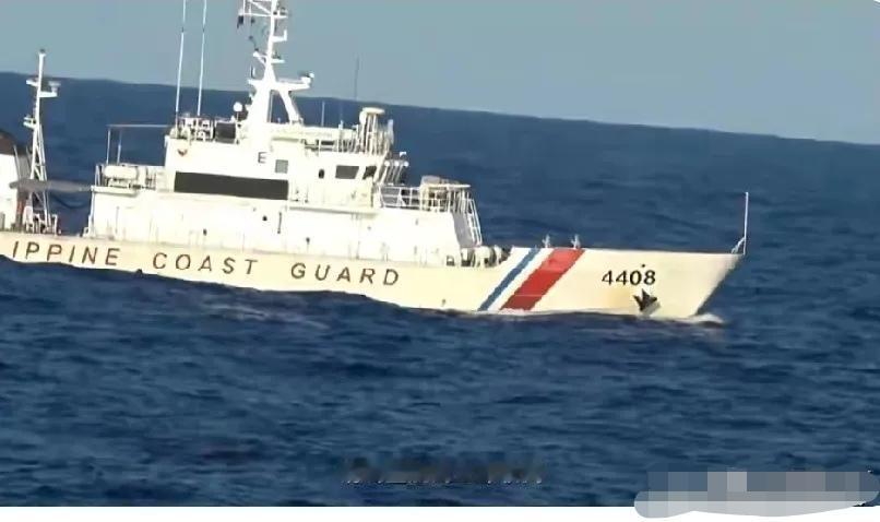 好搞笑，菲律宾乘我台海演习之际，误认为我们无暇顾及南海，竞然派战舰侵闯黄岩岛！