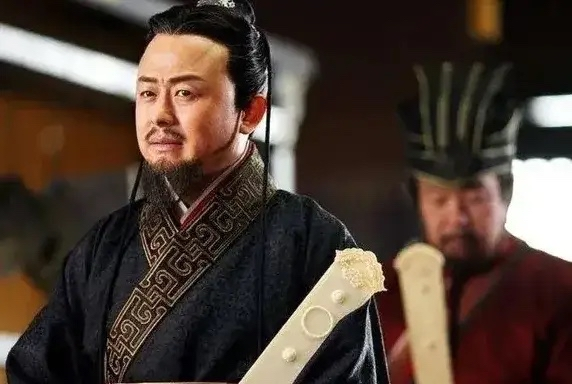 公元前249年，秦王对丞相甘茂说：“寡人要吃公鸡蛋，3天内必须找来！”。甘茂一愣