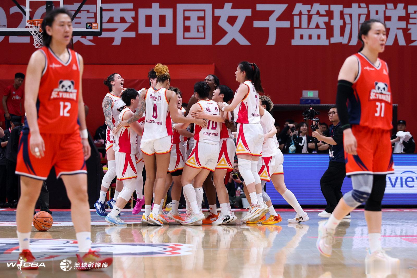 wcba总决赛四川这个小外援24号，末节2个技术犯规，下一场恐禁赛；再加上坎贝