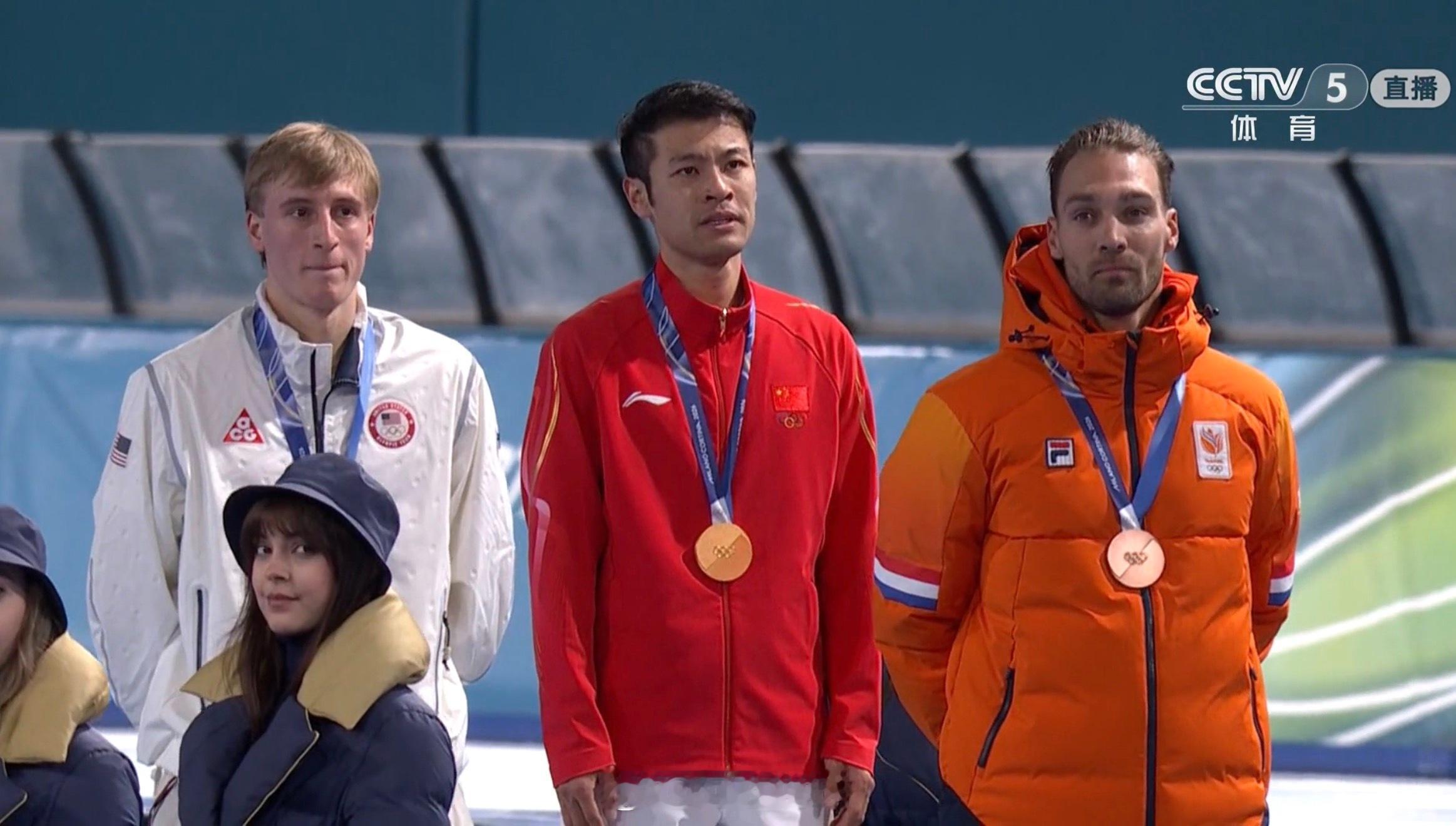 宁忠岩金牌很多人不知道的是，四年前的北京冬奥会，宁忠岩在速度滑冰男子1500米这