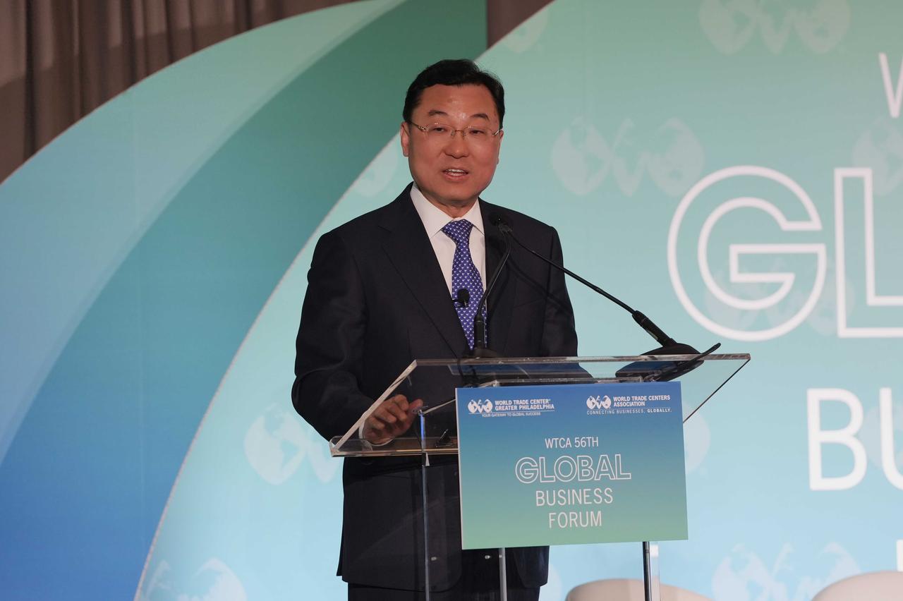 4月20日，中国驻美大使谢锋在全球商业论坛开幕式上，说了一句让人哭笑不得的话：中