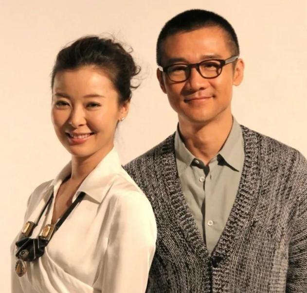 2011年，黄志忠和39岁的柯蓝相恋，同居9年后，柯蓝突然正色对黄志忠说：“这辈