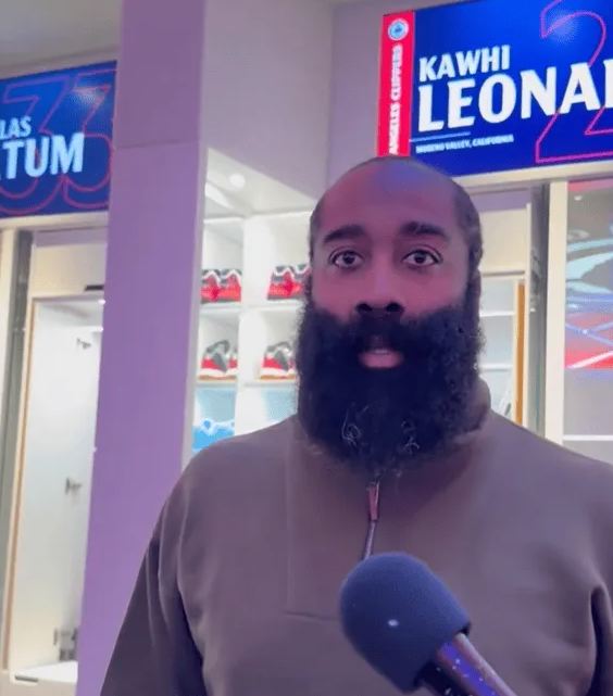 NBA常规赛快船主场对阵开拓者的比赛已经结束。全场战罢，快船以114-107战胜