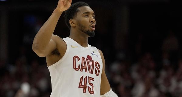 多诺万·米切尔因左眼淤伤，缺席了克利夫兰骑士在周四以115比110击败芝加哥公牛