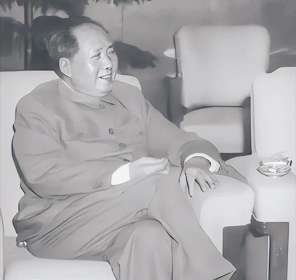 毛伟人在军事生涯的五大疑问：1.打仗很厉害却从不带枪毛主席身为肩负千钧重担