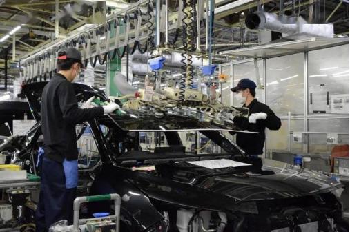 日本汽车圈的日子不好过，丰田爱知县的主力工厂里，原本24小时轰鸣的生产线彻底静了