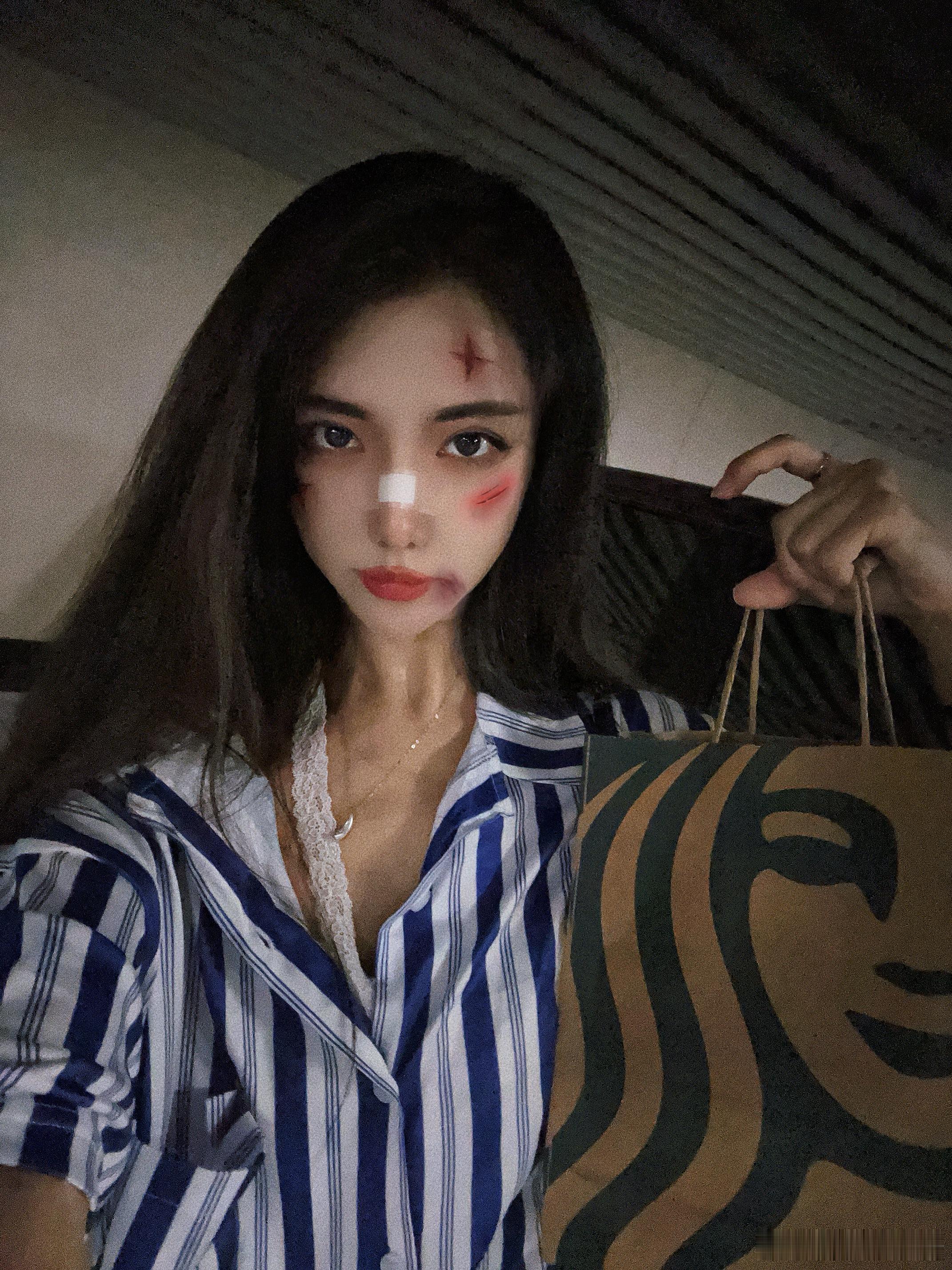 今天就这样走进了咖啡店，社牛中的牛牛​​​