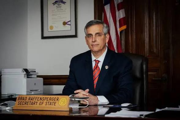 🚨突发：佐治亚州终于醒悟——中期选举前将推行纸质选票+人工计票！🚨这早就