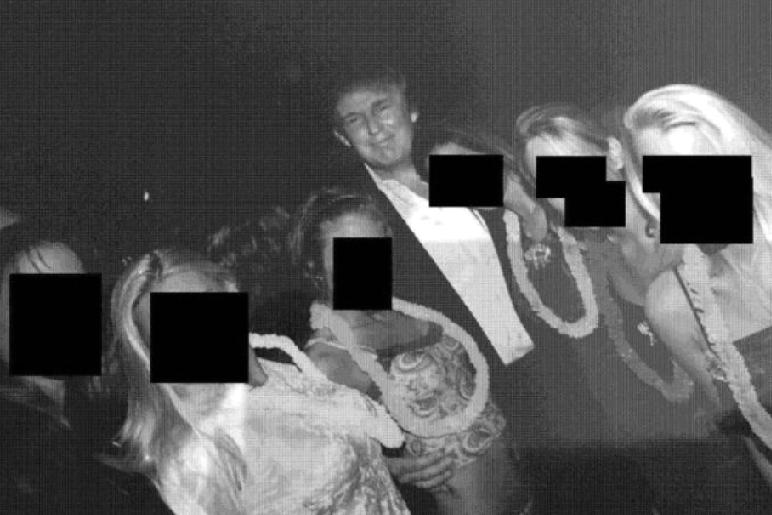 12月13日，《纽约时报》报道:“美国众议院民主党人周五公开了92张取自富豪淫媒