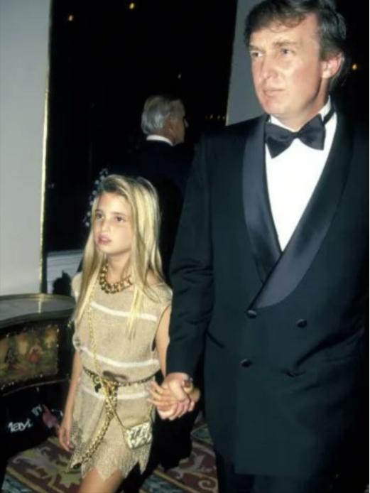 美国司法部公开的爱泼斯坦案最新档案，一出炉就炸翻了全球舆论，这次披露的体量，更是