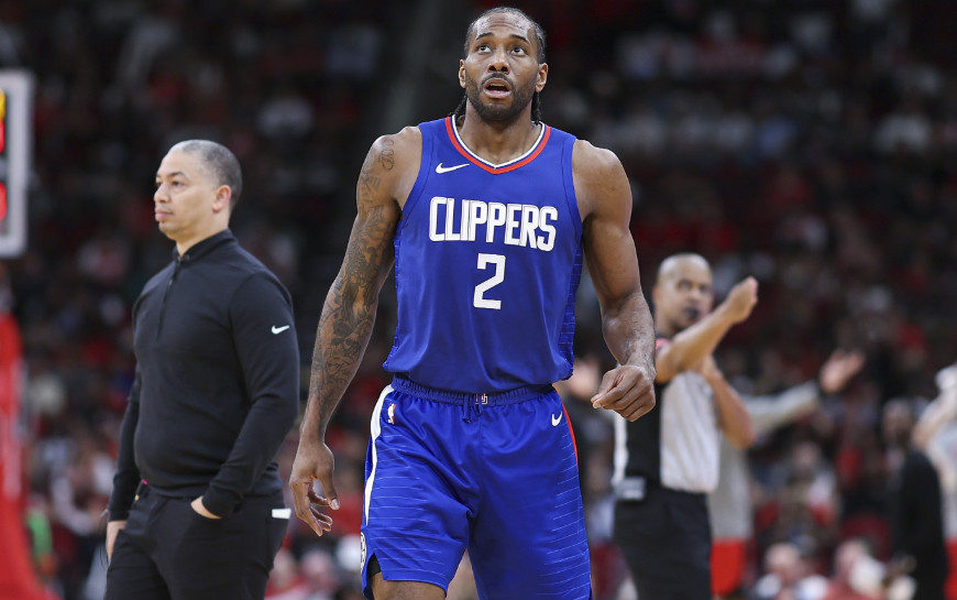 NBA常规赛，快船117-93轻取太阳，赛后快船主教练泰伦·卢接受了媒体采访。记