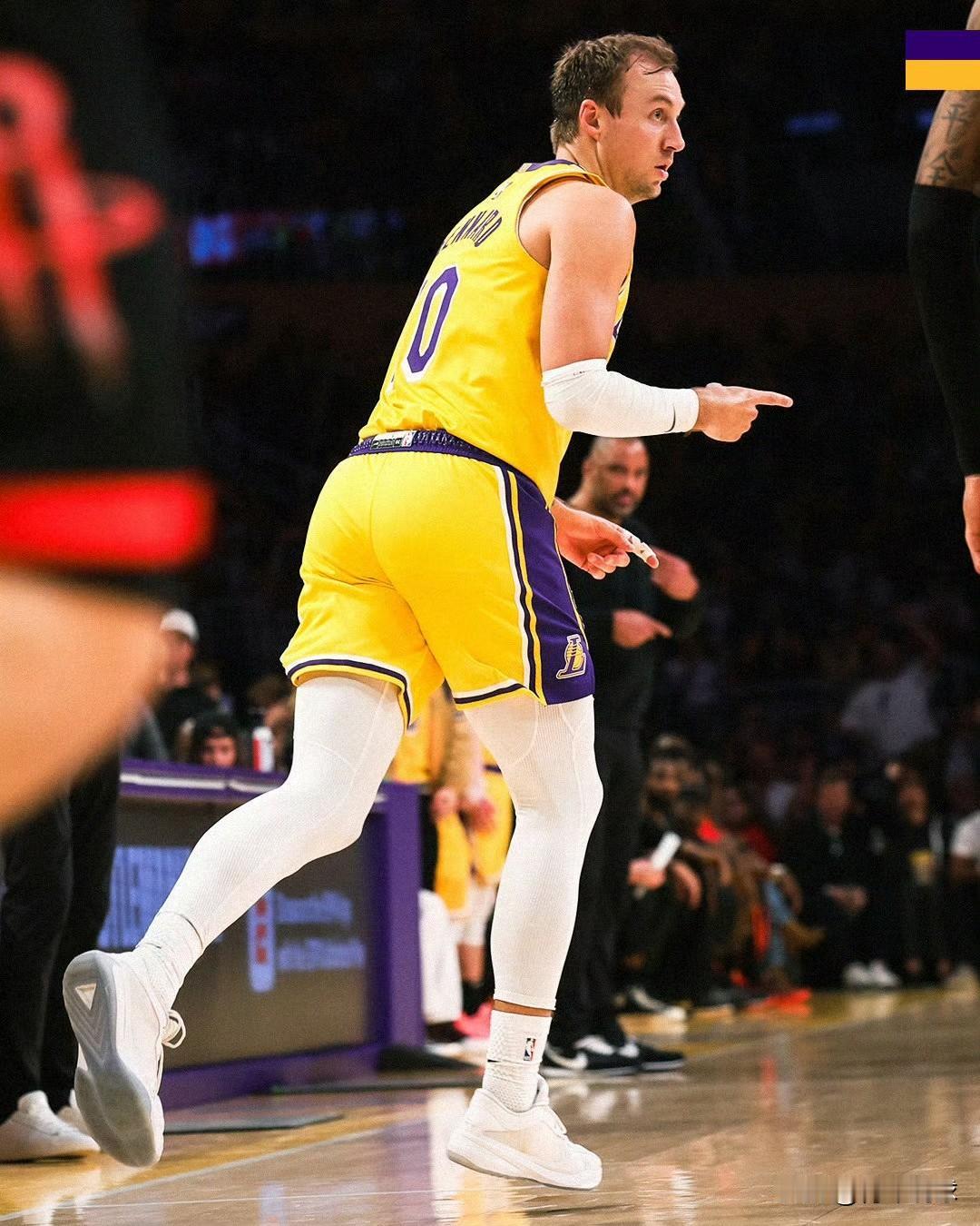 高级角色球员肯纳德！今天的季后赛G1，在东契奇、里弗斯两大核心因伤缺阵的情况