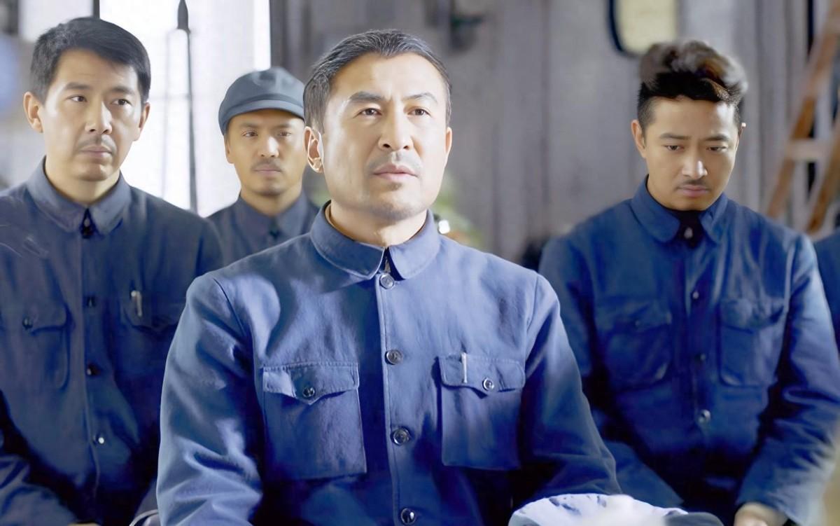 被俘时服从却被俘后态度强硬，这两位中将和两位少将之间有何根本不同？1955年秋