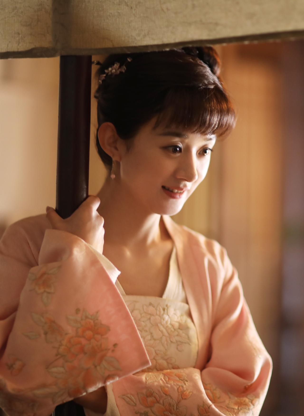 《知否》最狠一幕：劝架的人，和打架的一起挨打。孔嬷嬷的板子落下时，明兰才读懂这