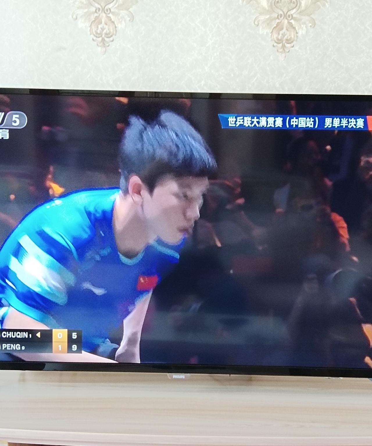 没有想到，向鹏3：1领先，被王楚钦4：3逆转，决胜局向鹏6：2领先，换边后换输了