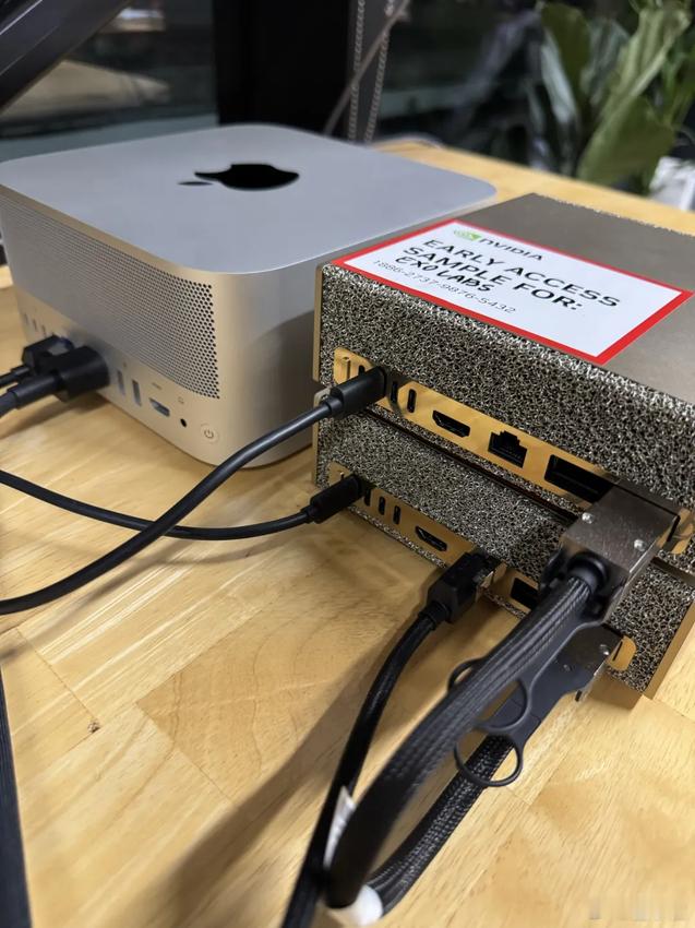 英伟达桌面超算邪修玩法英伟达桌面超算串联MacStudio英伟达桌面超算，邪修玩