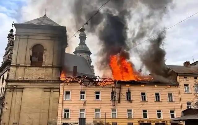 炸了、炸了、真的又炸了！3月24日，俄罗斯对乌克兰进行了数波大规模打击。这次