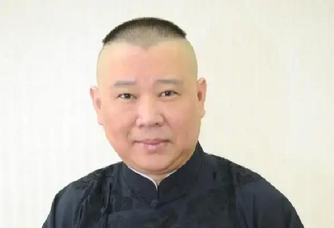 草莓熊一点也不藏着掖着，他在直播间说的是。在国乒那个人情社会里，大家管队友都