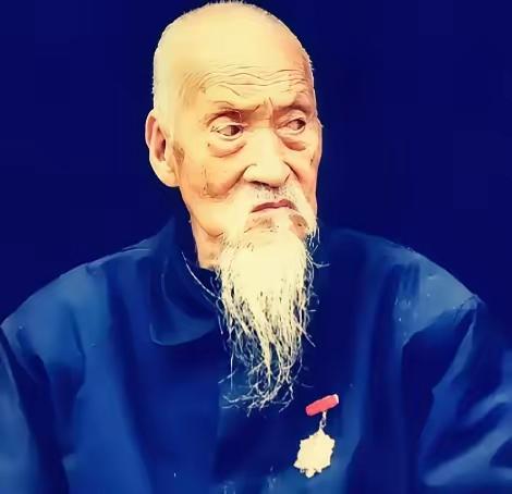 太行山绝壁上，一个人，被十四个日军围死。枪口对准后脑勺的那一刻，司凤梧没有跪下，