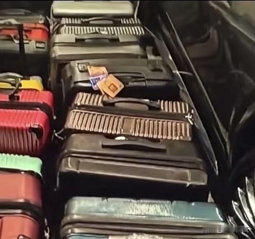 菲律宾监察员办公室周六敦促前国会议员扎尔迪·科返回菲律宾并提供其指控的证据，而不