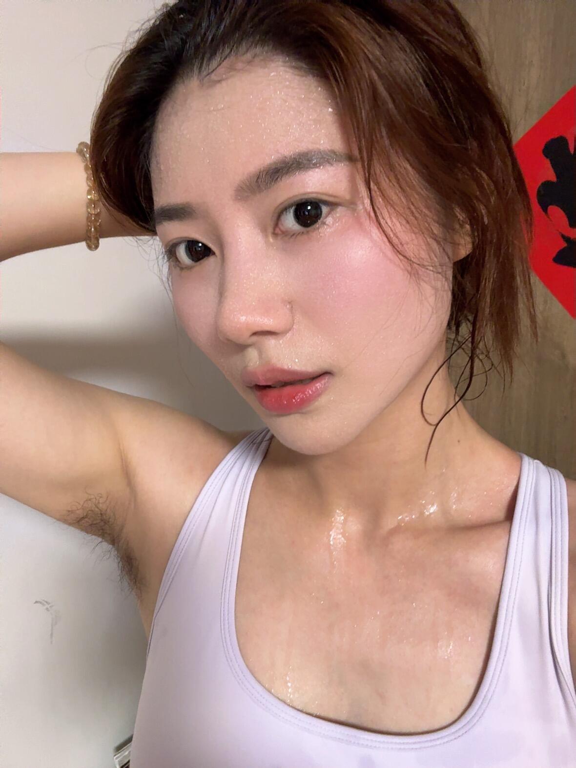 今天下午运动出汗有点多呀。