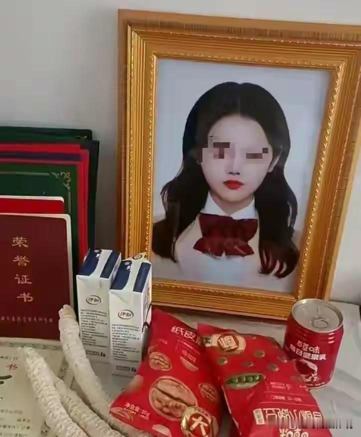 安徽安庆，22岁的医学女大学生，被前男友约到出租屋，强行掐住脖子窒息身亡，尸体藏