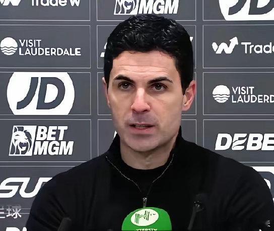 不夺冠就下课，对阿尔特塔是巨大羞辱！阿尔特塔确实不易，还没到把好牌打烂的时候，就