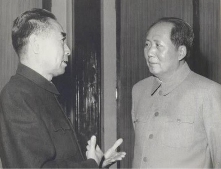 1961年，周总理一脸严肃走进毛主席办公室，开口就是一顿批评：“主席，你这样下去